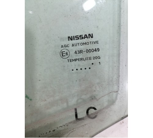 Стекло двери заднее левое