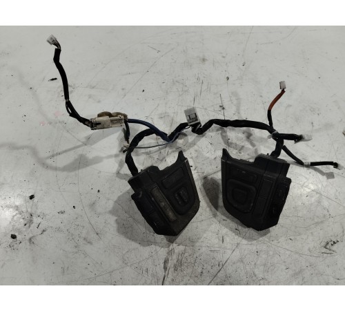 Кнопки руля многофункциональные