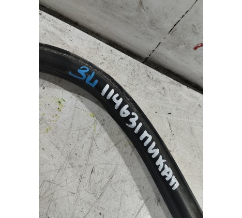 Уплотнитель двери задний левый