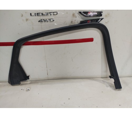 Накладка двери (задняя левая)