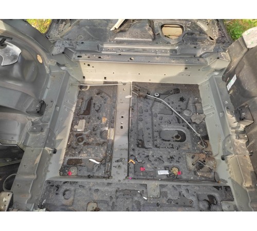 Ниша багажника(запасного колеса)