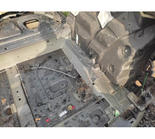 Ниша багажника(запасного колеса)