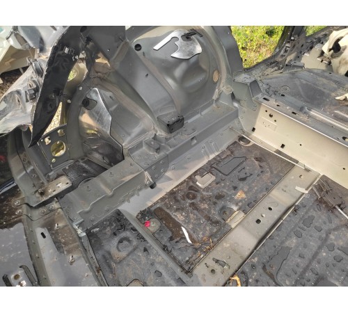 Ниша багажника(запасного колеса)