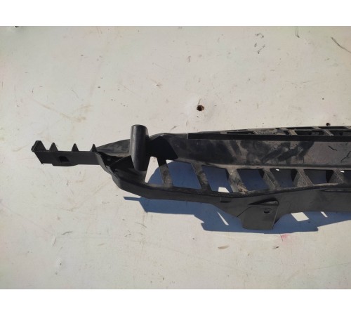 Кронштейн(крепление) заднего бампера центральный