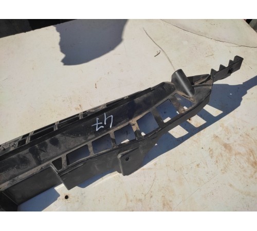 Кронштейн(крепление) заднего бампера центральный