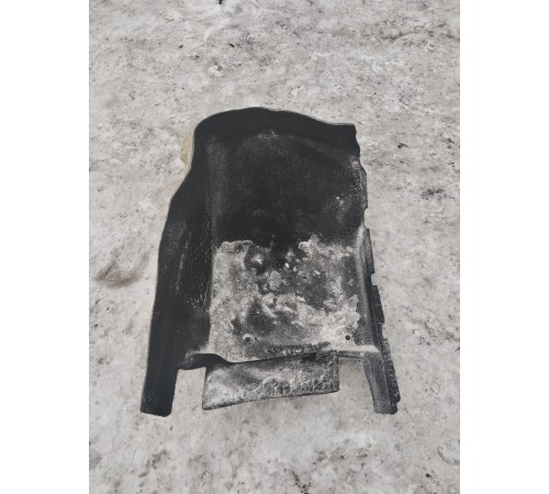 Напольное покрытие переднее правое