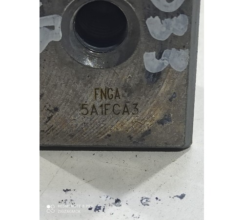 Петля двери передняя левая верхняя