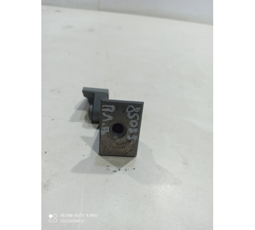 Петля двери передняя левая верхняя