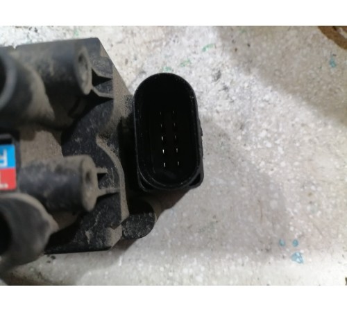 Блок клапанов пневмоподвески