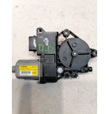 Моторчик стеклоподъемника передний правый