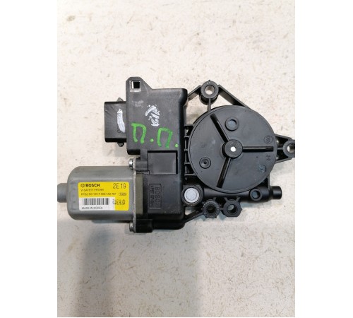 Моторчик стеклоподъемника передний правый