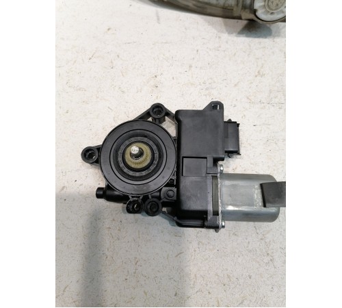 Моторчик стеклоподъемника передний правый