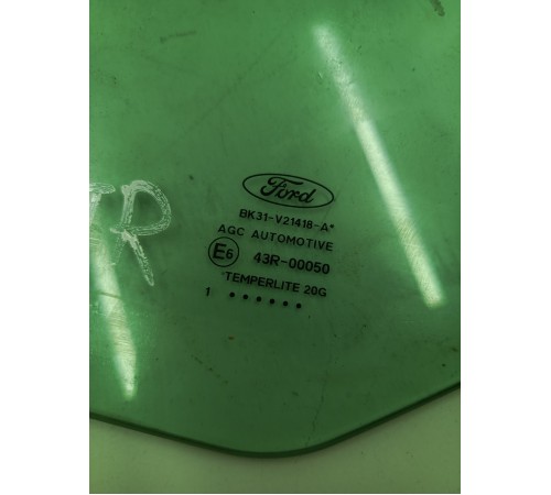 Стекло двери переднее левое