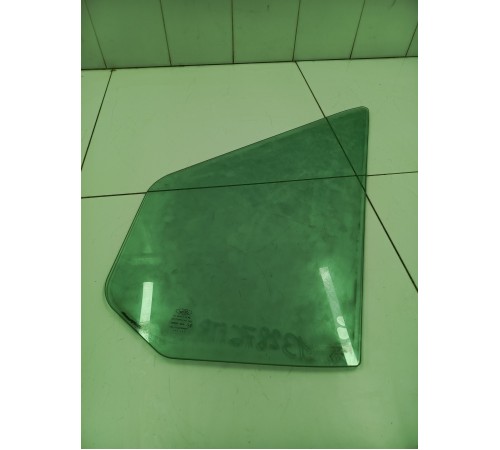 Стекло двери переднее левое