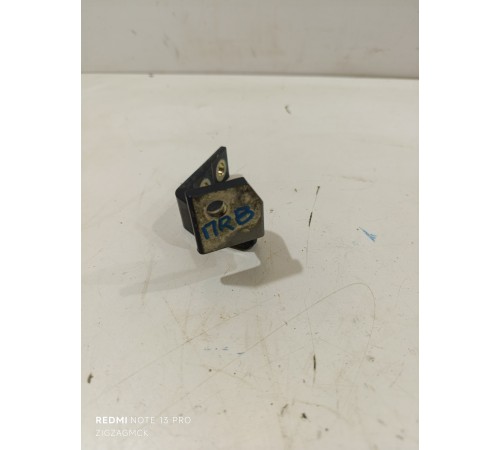 Петля двери передняя правая верхняя 