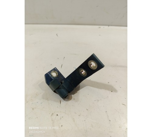 Петля двери передняя правая верхняя 