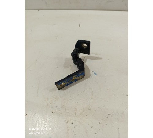 Петля двери передняя правая верхняя 