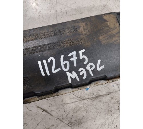 Подушка безопасности переднего пассажира коленная