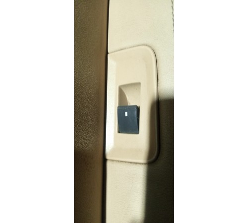 Кнопка стеклоподъемника