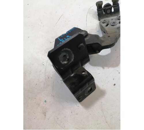 Ролик сдвижной двери задний левый