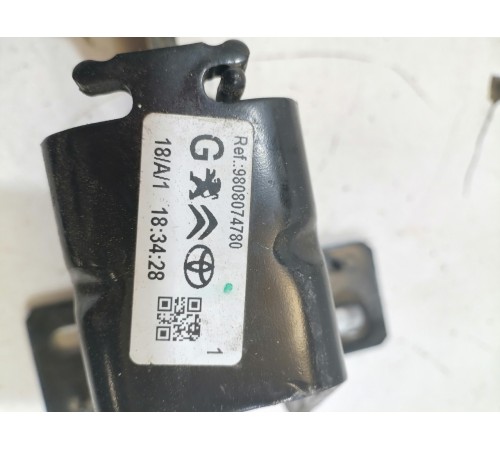 Ролик сдвижной двери задний левый