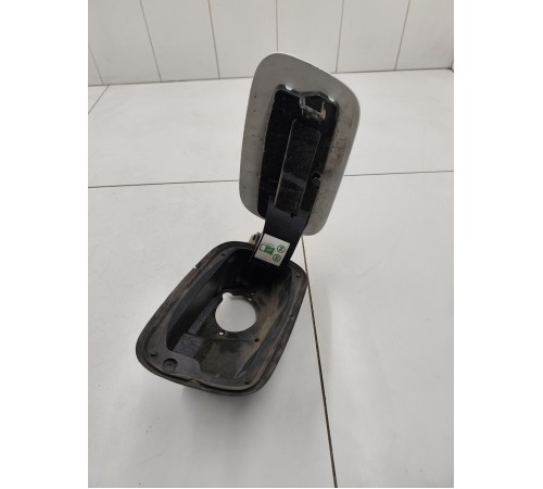 Лючок бензобака