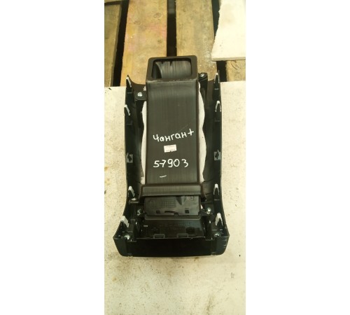 Накладка центральной консоли задняя с дефлектором