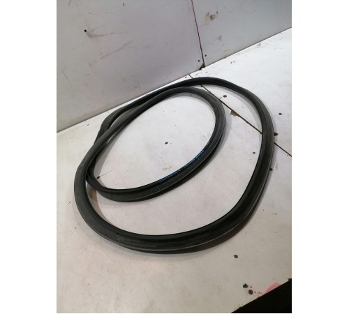 Уплотнитель крышки багажника