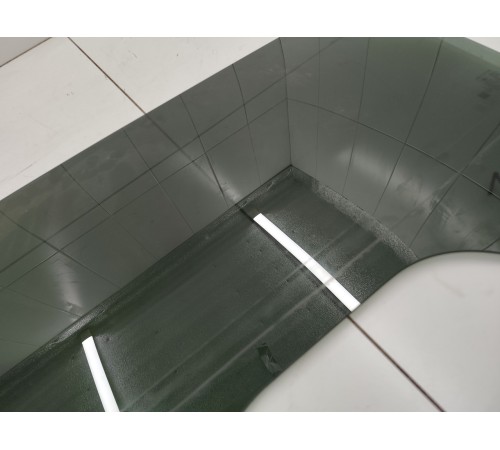 Стекло двери заднее левое