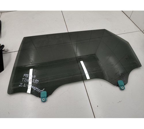 Стекло двери заднее левое