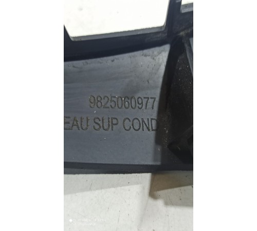 Накладка воздушного дефлектора левая