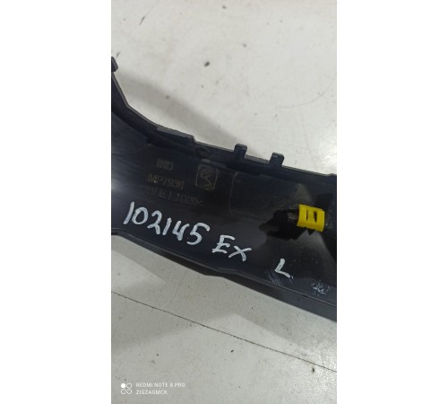 Накладка воздушного дефлектора левая