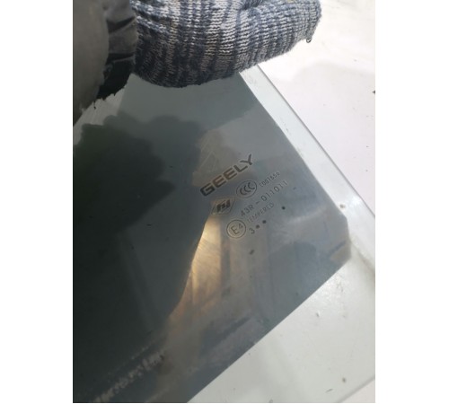  Стекло двери заднее левое