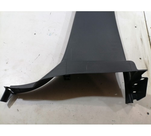 Обшивка центральной стойки правая нижняя