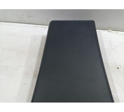 Обшивка центральной стойки правая нижняя