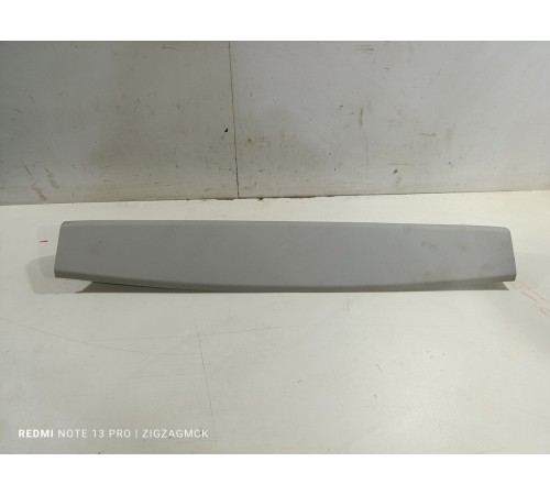 Обшивка крышки двери багажника