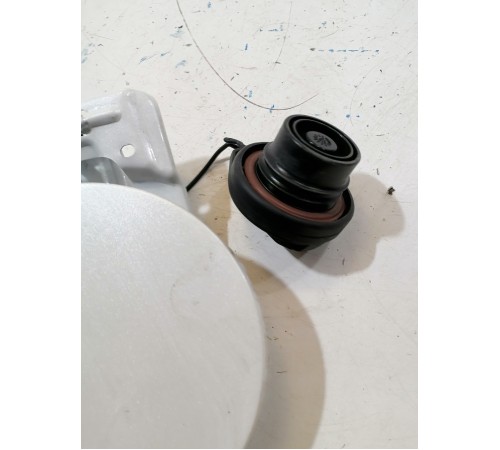 Лючок бензобака