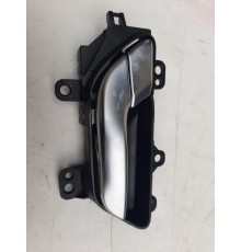 Ручка двери (передняя левая внутренняя)