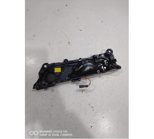 Ручка двери (задняя правая внутренняя)