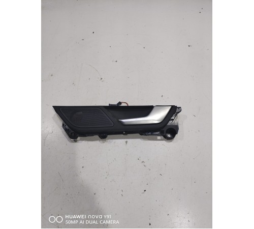 Ручка двери (задняя правая внутренняя)