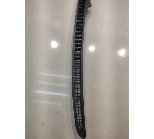 Накладка лобового (левая)