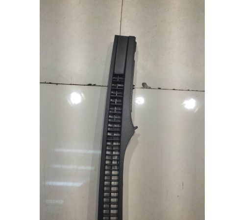 Накладка лобового (левая)