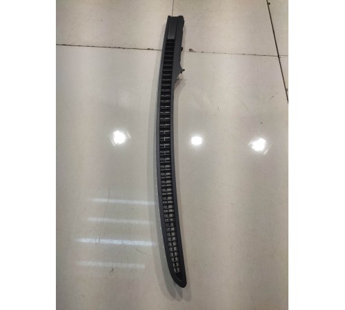 Накладка лобового (левая)