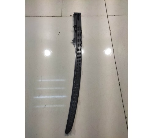 Накладка лобового (левая)