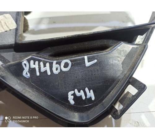 Решетка радиатора левая