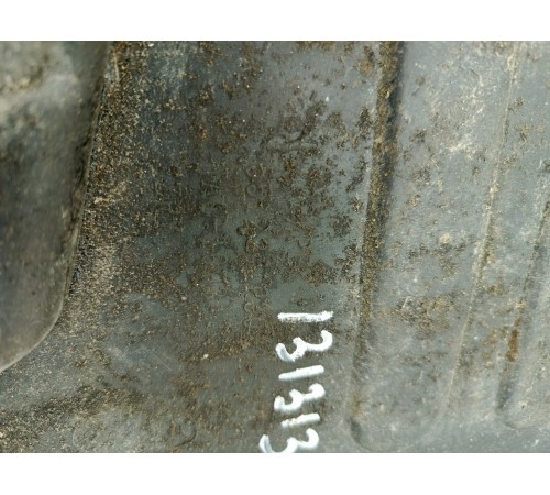 Брызговик передний правый