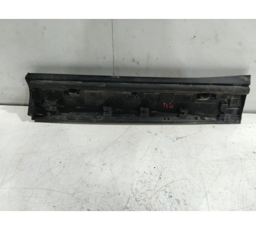 Накладка двери передняя левая