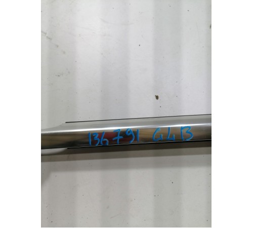 Молдинг стекла передний правый наружний