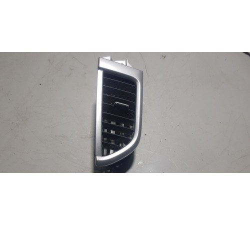 Дефлектор воздушный правый