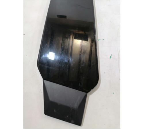 Накладка центральной стойки правая наружная